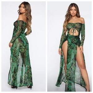 NWOT Fashion Nova Off-Shoulder Maxi Dress